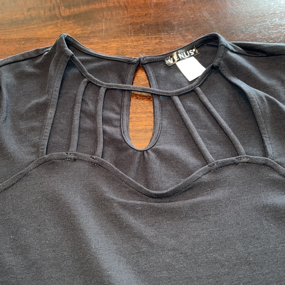 Cute top! - Picture 2 of 5